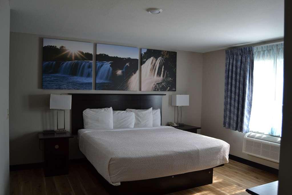 Days Inn And Suites By Wyndham Sikeston Room photo